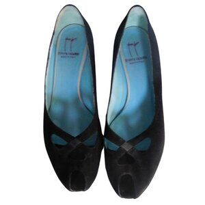 Thierry Rabotin size 40 black suede pump